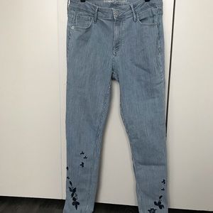 Old Navy Mid-Rise Ankle Rockstar Jeans Size 6